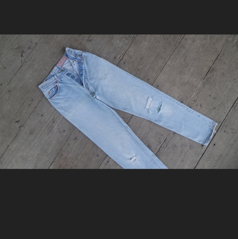 VINTAGE LEVIS 901S..  THE PERFECT PAIR❤️❤️IF ONLY MY ASS WOULD... 🤷‍♀️🤷‍♀️😂😂